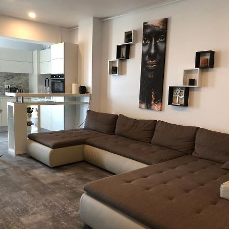 Luxury Westpark 2 Residence Lake View W6 Bucarest Esterno foto